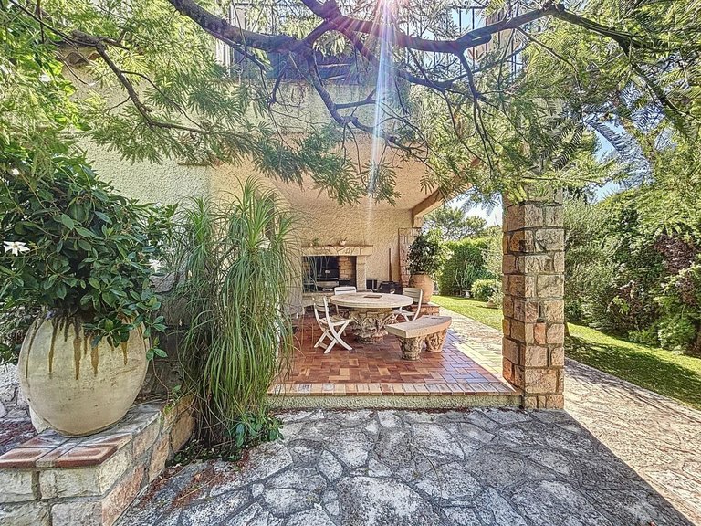 Villa for Sale in Cap D Antibes, Antibes Area 10