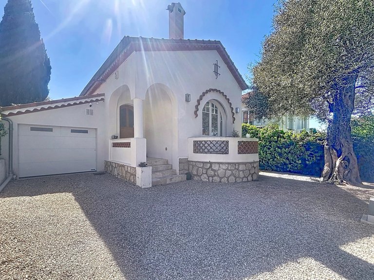 Villa for Sale in Cap D Antibes, Antibes Area 3
