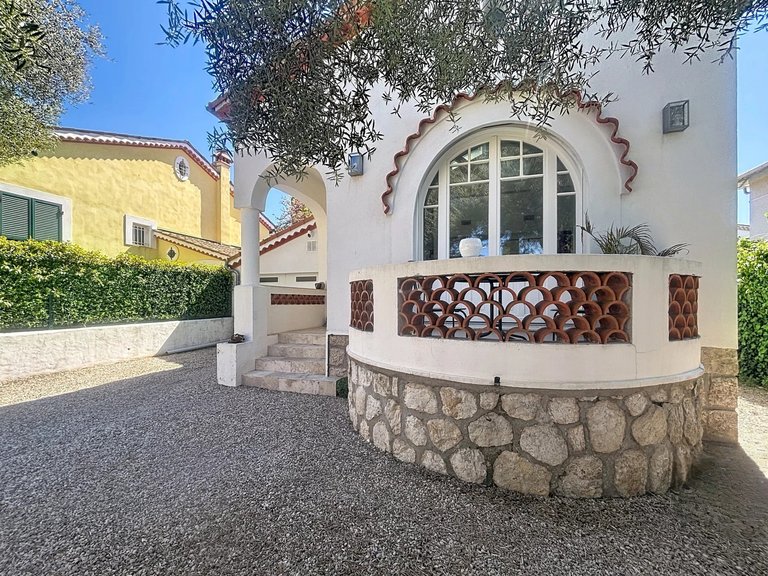 Villa for Sale in Cap D Antibes, Antibes Area 4