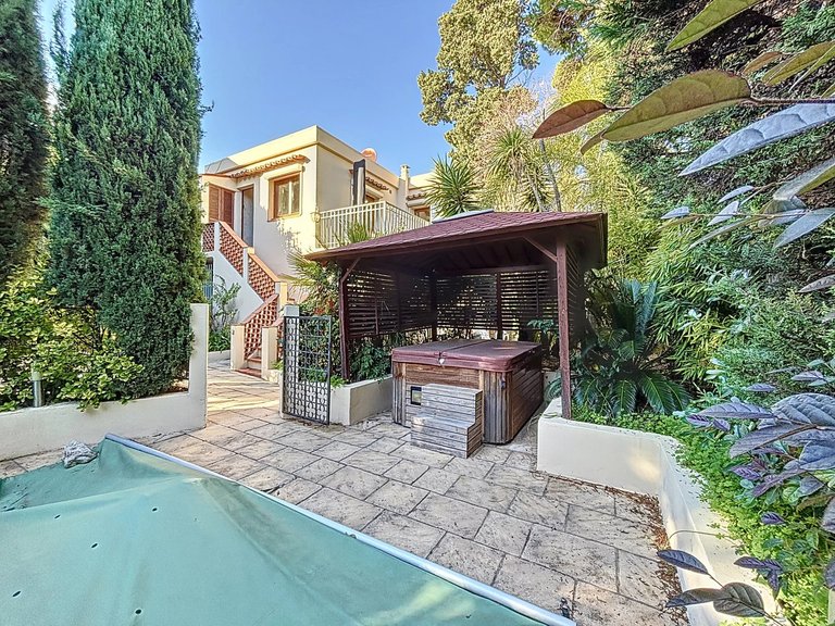 Villa for Sale in Antibes, Antibes Area 2