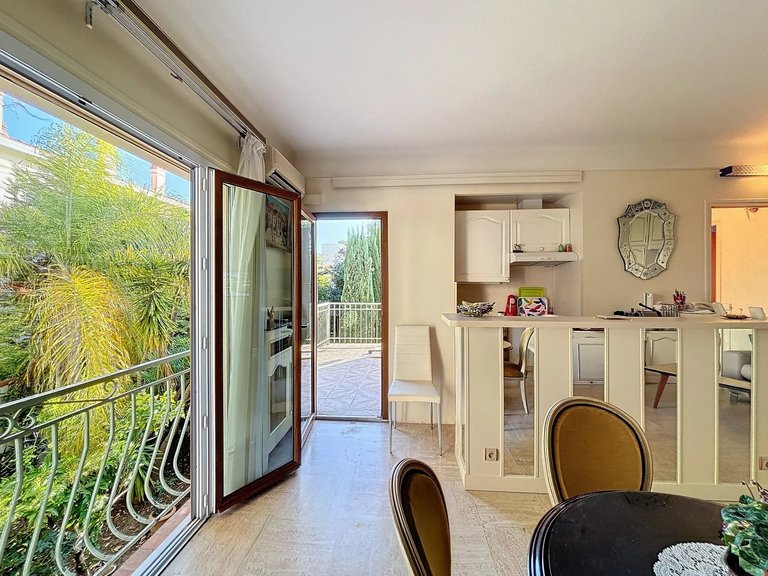 Villa for Sale in Antibes, Antibes Area 12