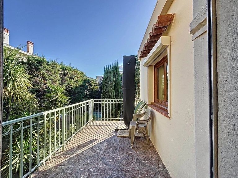 Villa for Sale in Antibes, Antibes Area 13