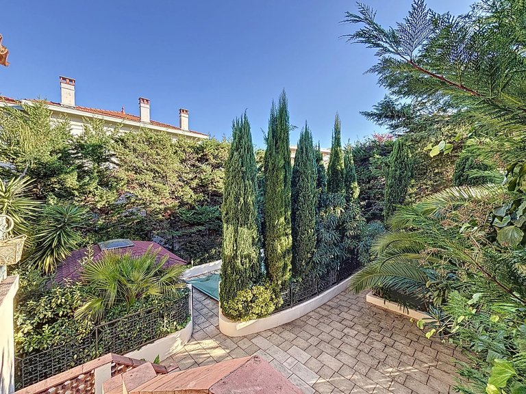 Villa for Sale in Antibes, Antibes Area 3
