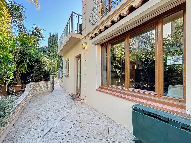 Villa for Sale in Antibes, Antibes Area 6