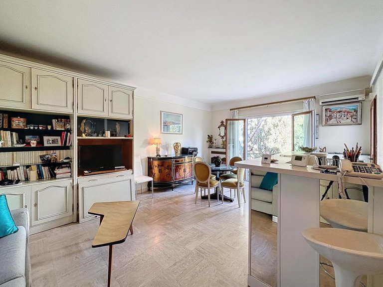 Villa for Sale in Antibes, Antibes Area 9