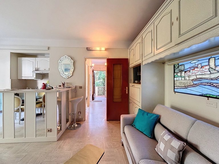 Villa for Sale in Antibes, Antibes Area 10
