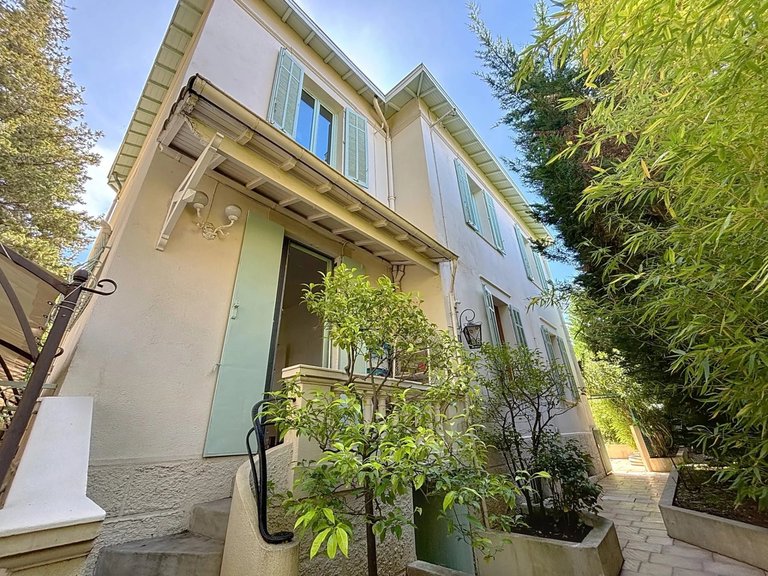 Villa for Sale in Cap D Antibes, Antibes Area 10