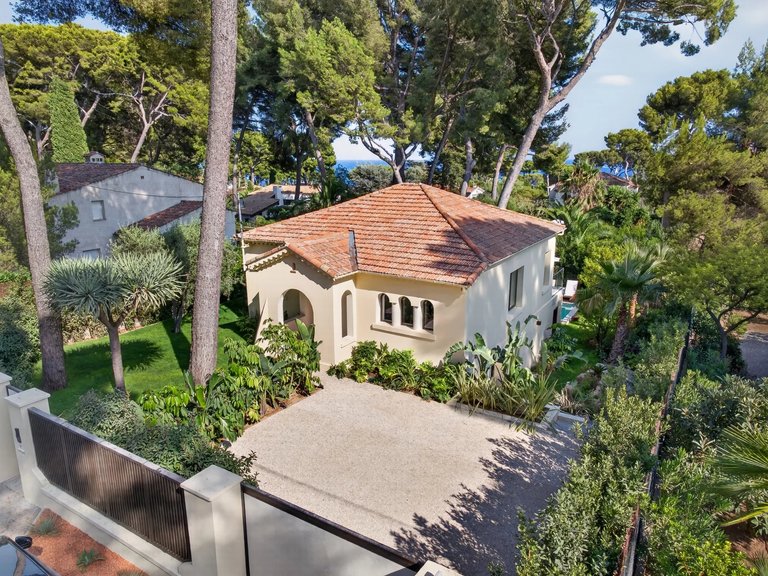Villa for Sale in Cap D Antibes, Antibes Area 20