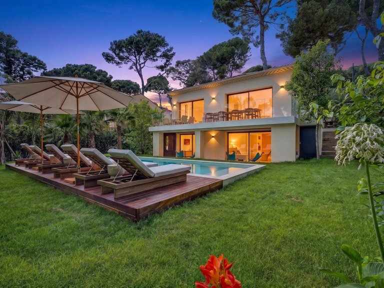 Villa for Sale in Cap D Antibes, Antibes Area 4