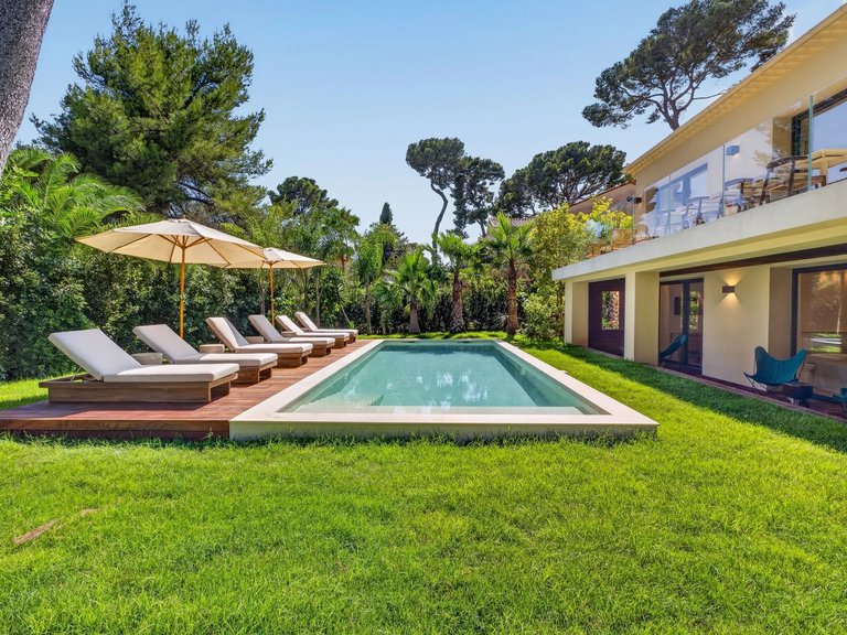 Villa for Sale in Cap D Antibes, Antibes Area 6