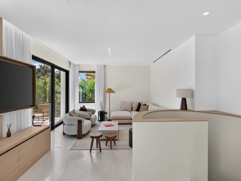Villa for Sale in Cap D Antibes, Antibes Area 10