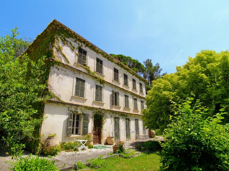 Villa for Sale in Grasse, Mougins, Valbonne, Grasse Area 20