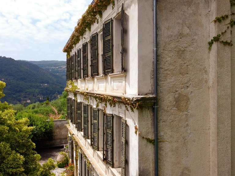 Villa for Sale in Grasse, Mougins, Valbonne, Grasse Area 6