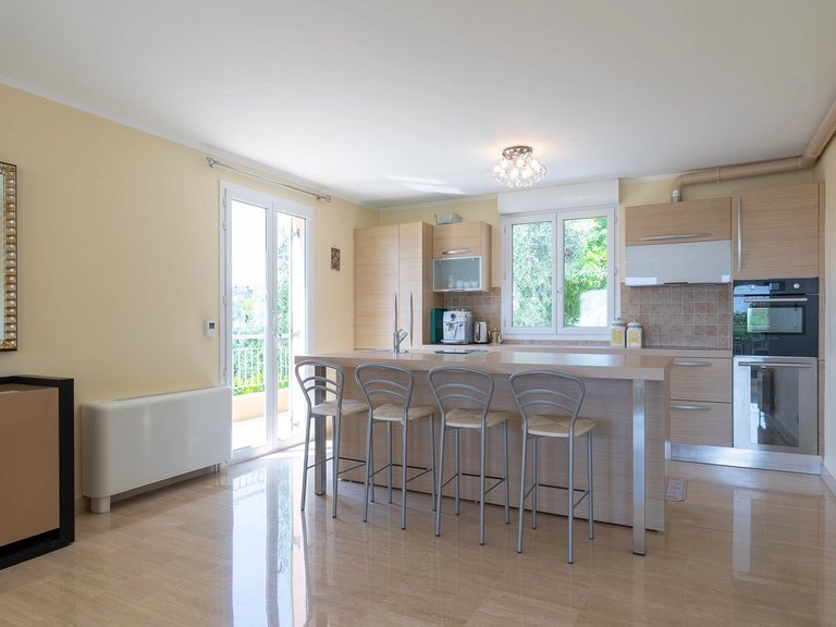 Villa for Sale in Nice - City, Nice Area 8