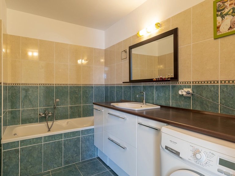 Villa for Sale in Nice - City, Nice Area 13