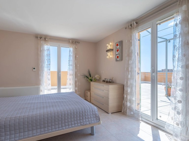 Villa for Sale in Nice - City, Nice Area 14