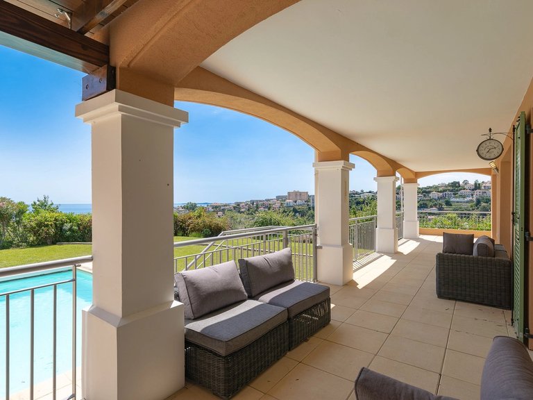 Villa for Sale in Nice - City, Nice Area 2