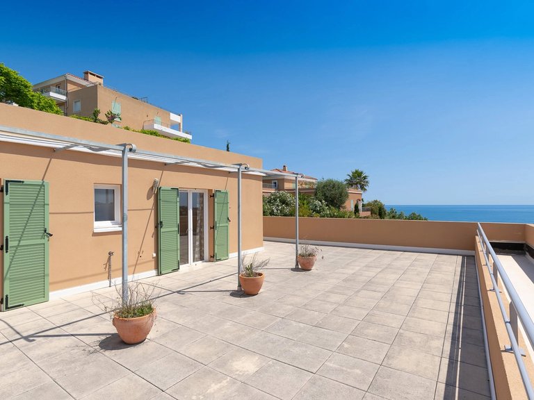 Villa for Sale in Nice - City, Nice Area 3