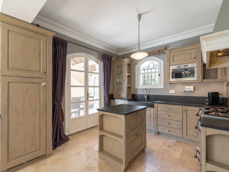 Villa for Sale in Opio, Mougins, Valbonne, Grasse Area 3