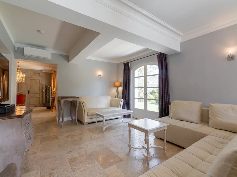 Villa for Sale in Opio, Mougins, Valbonne, Grasse Area 12