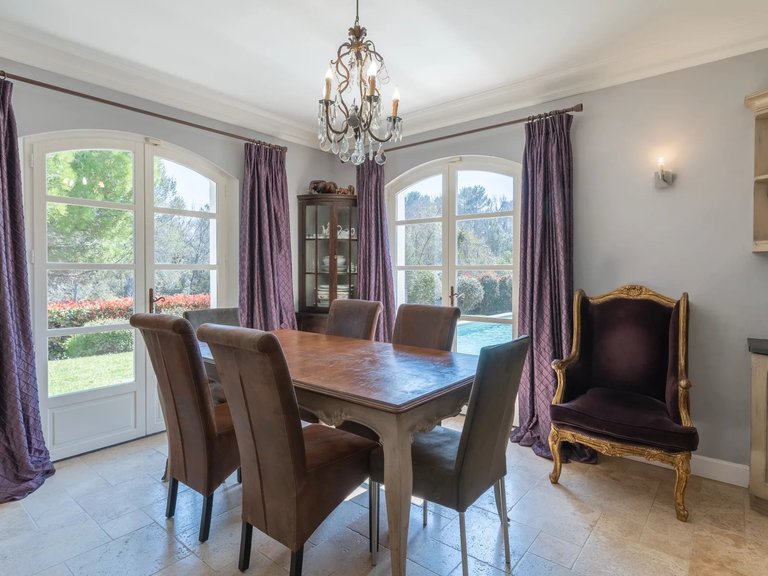 Villa for Sale in Opio, Mougins, Valbonne, Grasse Area 14