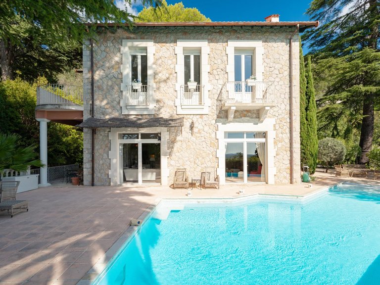 Villa for Sale in Grasse, Mougins, Valbonne, Grasse Area 10
