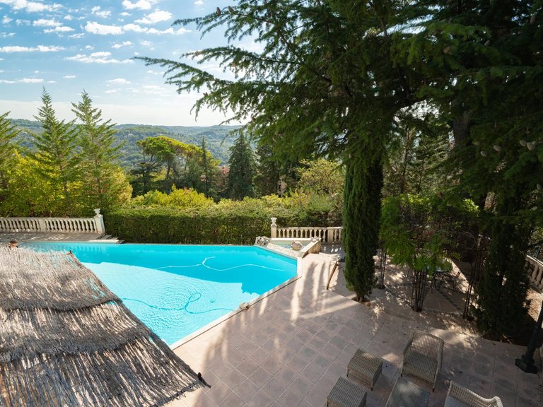 Villa for Sale in Grasse, Mougins, Valbonne, Grasse Area 11