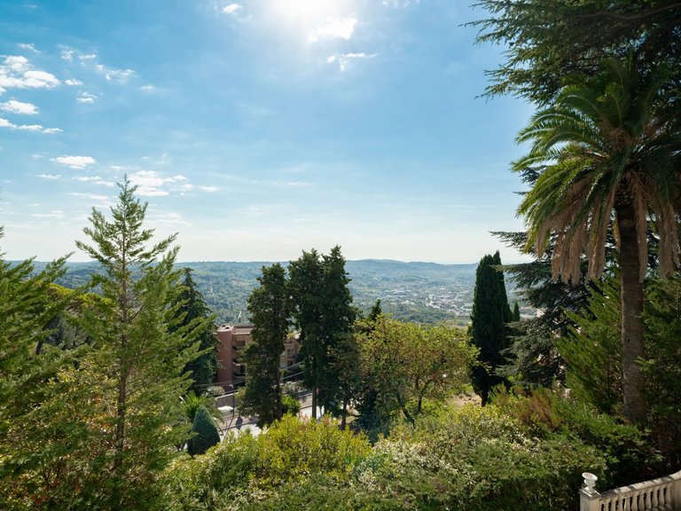 Villa for Sale in Grasse, Mougins, Valbonne, Grasse Area 13