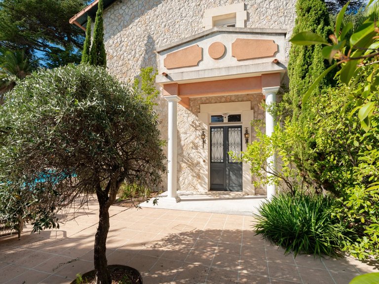Villa for Sale in Grasse, Mougins, Valbonne, Grasse Area 15