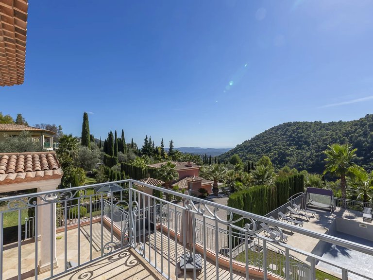 Villa for Sale in Grasse, Mougins, Valbonne, Grasse Area 2
