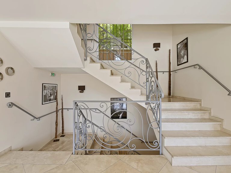 Villa for Sale in Grasse, Mougins, Valbonne, Grasse Area 10