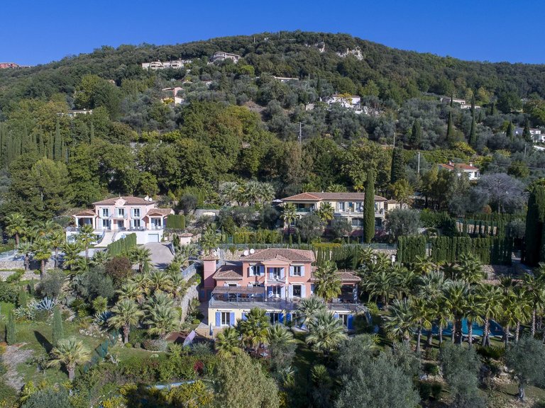 Villa for Sale in Grasse, Mougins, Valbonne, Grasse Area 12