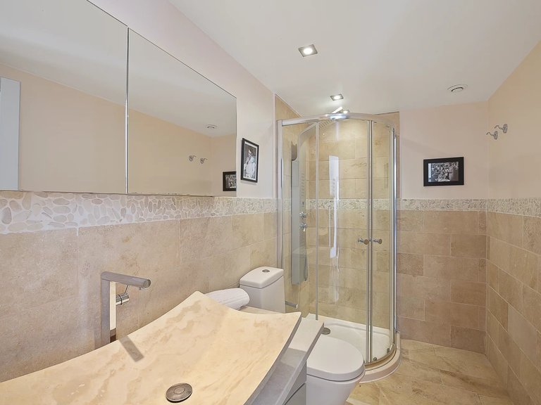 Villa for Sale in Grasse, Mougins, Valbonne, Grasse Area 19