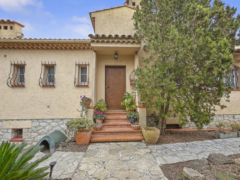 Villa for Sale in Mougins, Mougins, Valbonne, Grasse Area 7