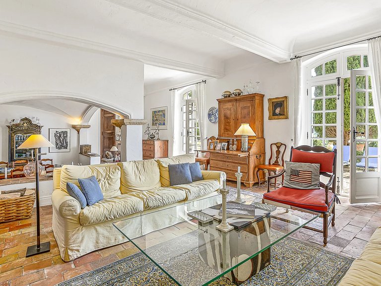 Villa for Sale in Tourrettes Sur Loup, Vence, St. Paul Area 10