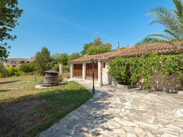Villa for Sale in La Colle Sur Loup, Vence, St. Paul Area 11