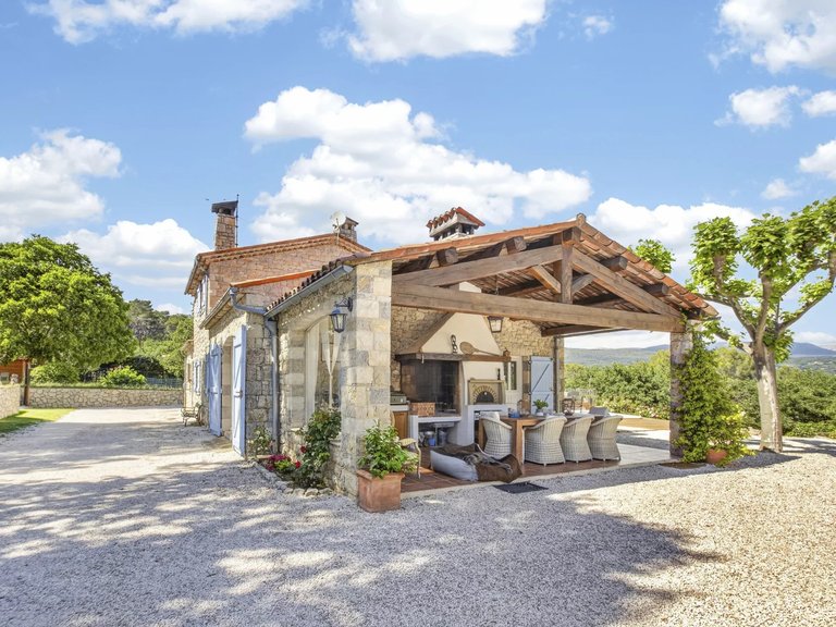 Villa for Sale in Fayence, Var Countryside (fayence, Lorgues, Cotignac) 2