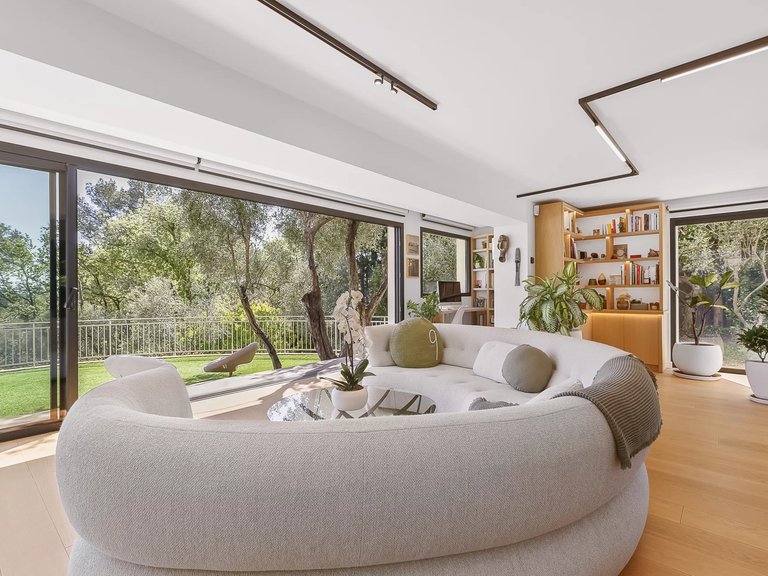 Villa for Sale in Valbonne, Mougins, Valbonne, Grasse Area 11