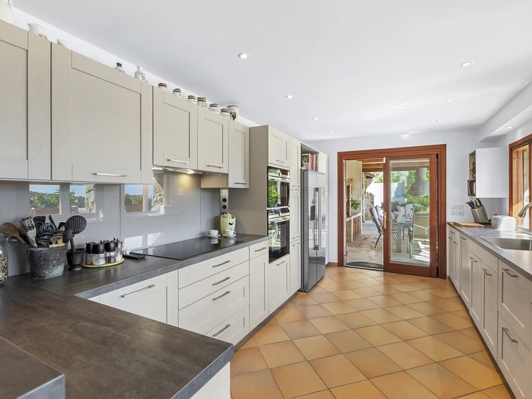 Villa for Sale in Tourrettes Sur Loup, Vence, St. Paul Area 12