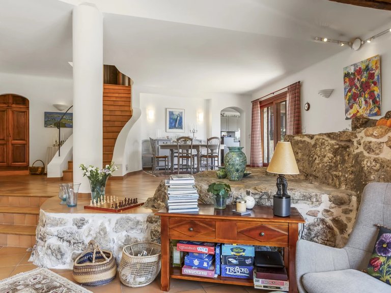 Villa for Sale in Tourrettes Sur Loup, Vence, St. Paul Area 9