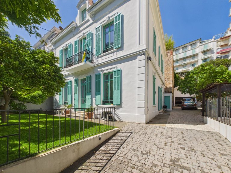 Villa for Sale in Cannes, Cannes Area 17