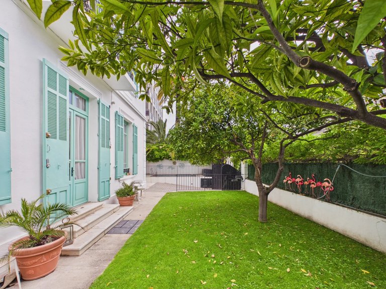 Villa for Sale in Cannes, Cannes Area 18