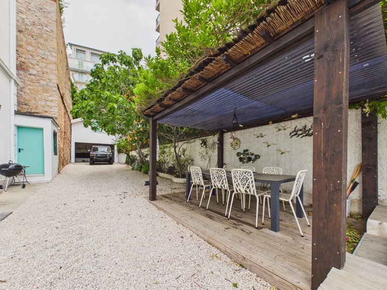 Villa for Sale in Cannes, Cannes Area 19