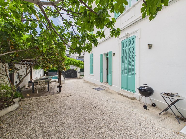 Villa for Sale in Cannes, Cannes Area 20