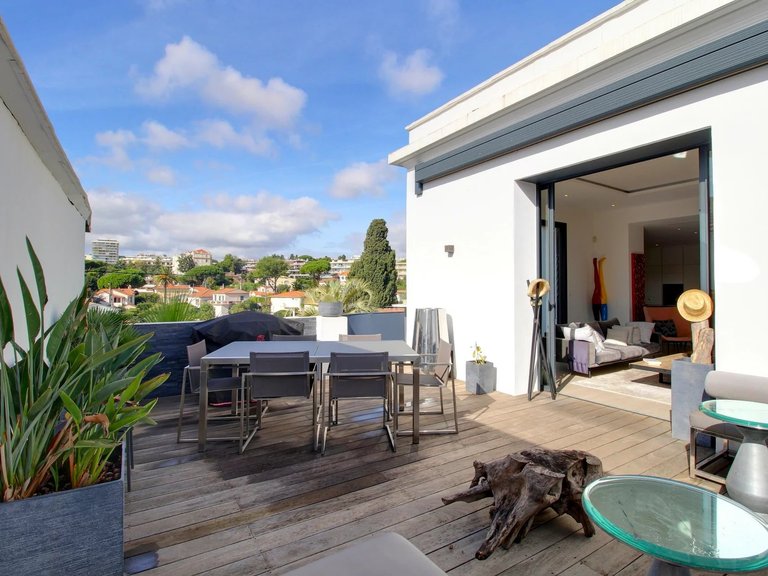 Villa for Sale in Cannes, Cannes Area 2