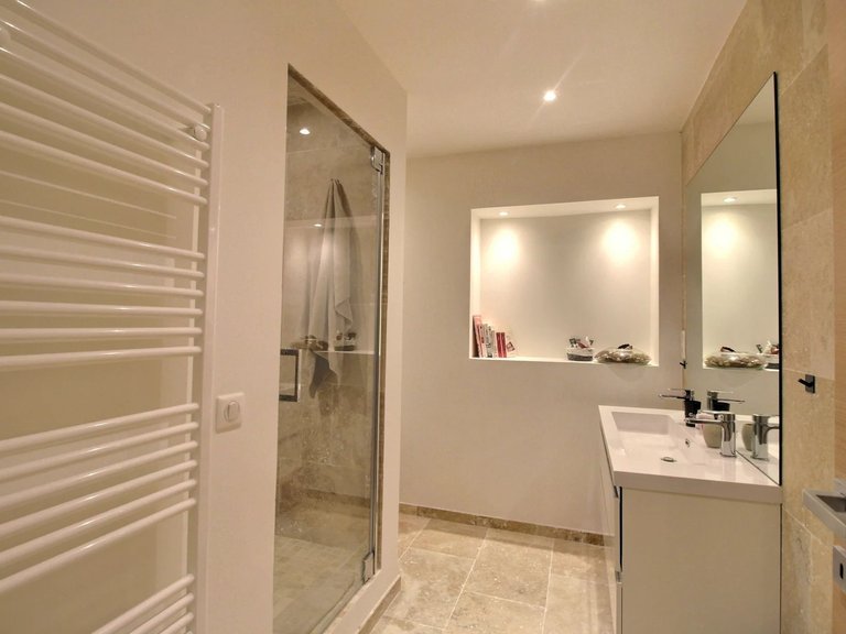 Villa for Sale in Cannes, Cannes Area 11