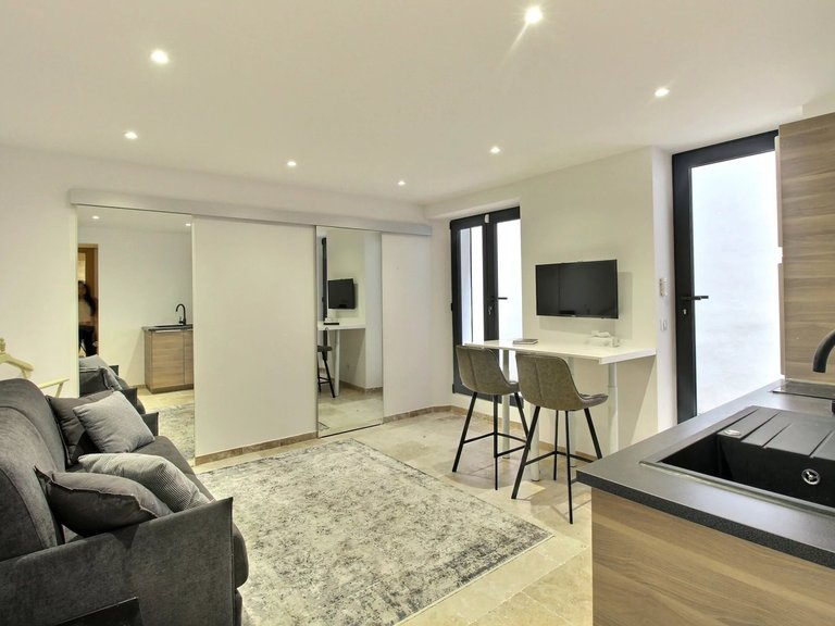 Villa for Sale in Cannes, Cannes Area 14