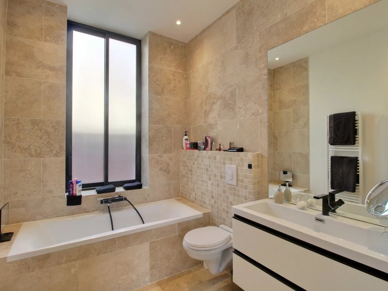 Villa for Sale in Cannes, Cannes Area 17