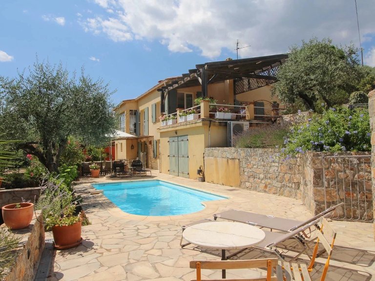 Villa for Sale in Fayence, Var Countryside (fayence, Lorgues, Cotignac) 2