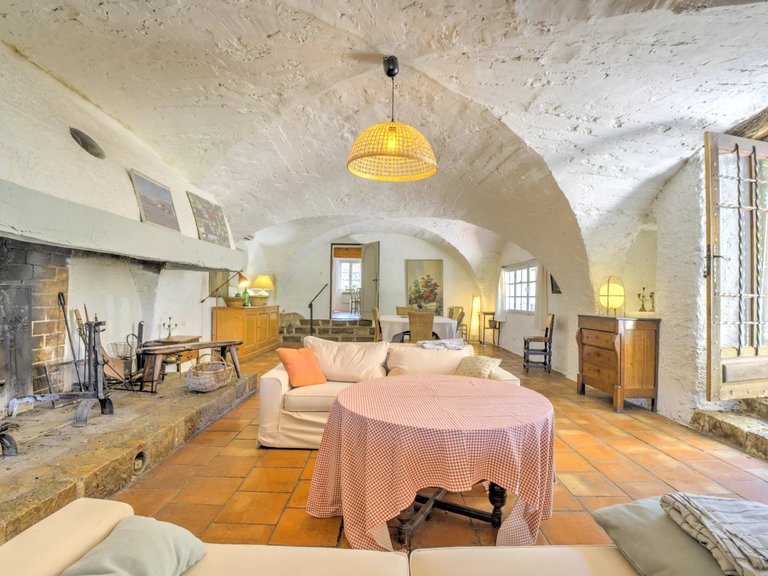 Villa for Sale in Tourrettes, Var Countryside (fayence, Lorgues, Cotignac) 9